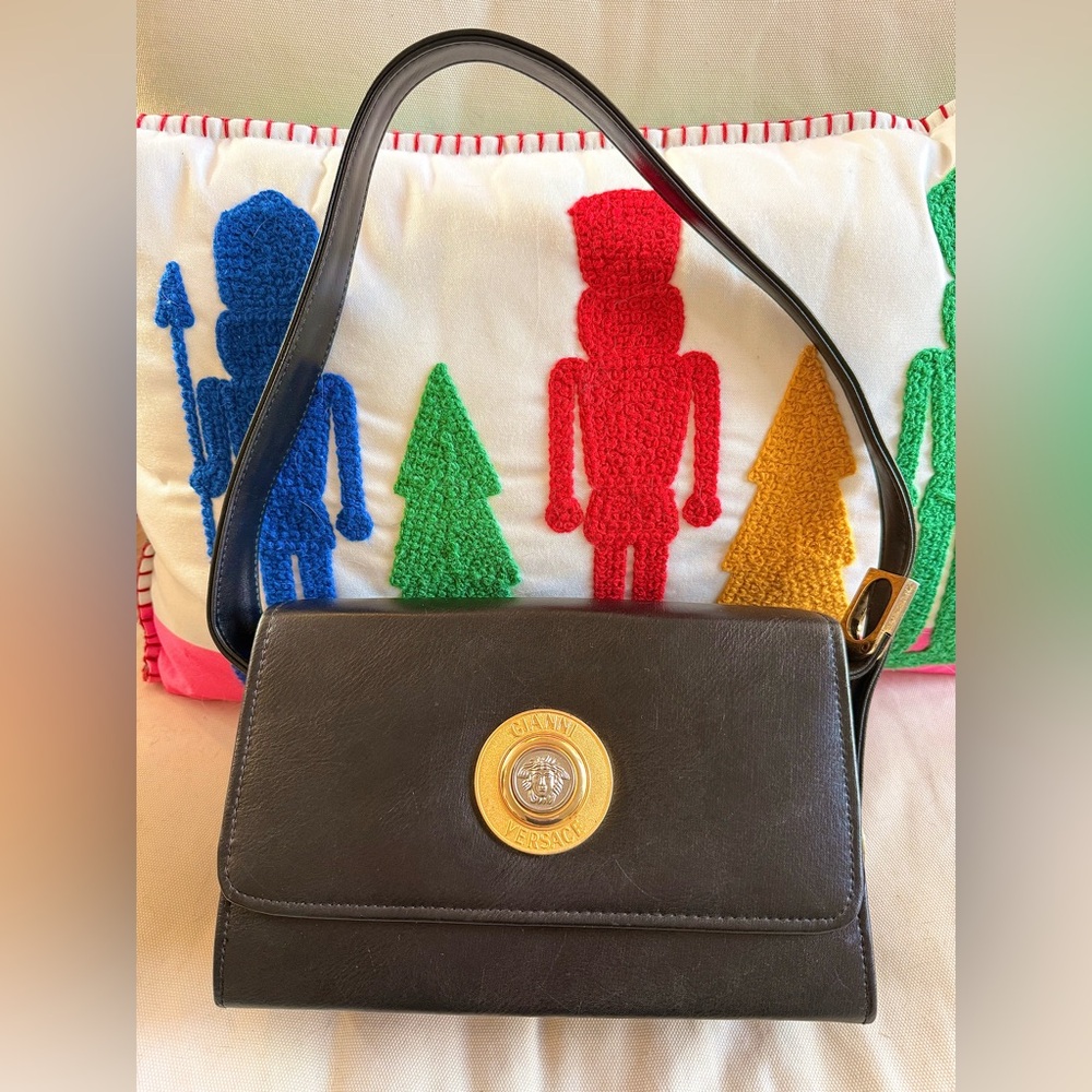 Black Leather Gianni Versace Adjustable Shoulder Bag